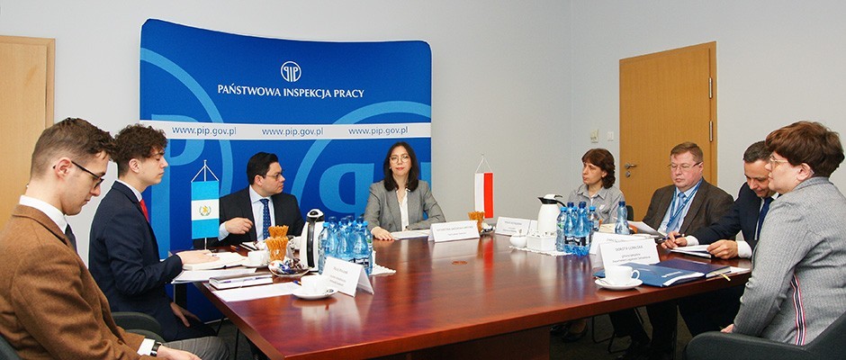 a meeting between a delegation from the Embassy of the Republic of Guatemala and the State Labour Inspection