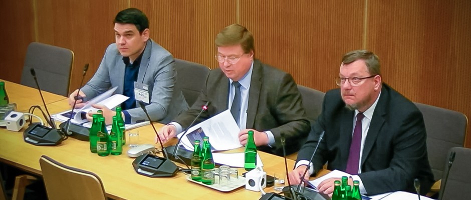 Jarosław Leśniewski, któremu towarzyszyli dyrektor Departamentu Prawnego Głównego Inspektoratu Pracy Wojciech Gonciarz i jego zastępca Bartosz Kopeć